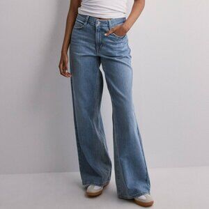 LEVI'S '94 Baggy Wide Leg Jean Size 30